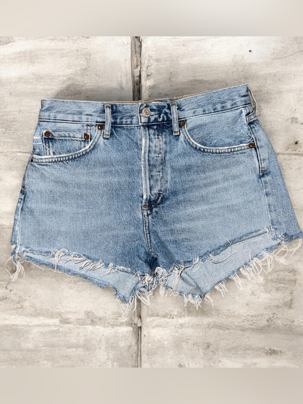 AGOLDE Parker A026B-1141 Denim Cutoff Shorts Size 24 Light Wash Raw Hem